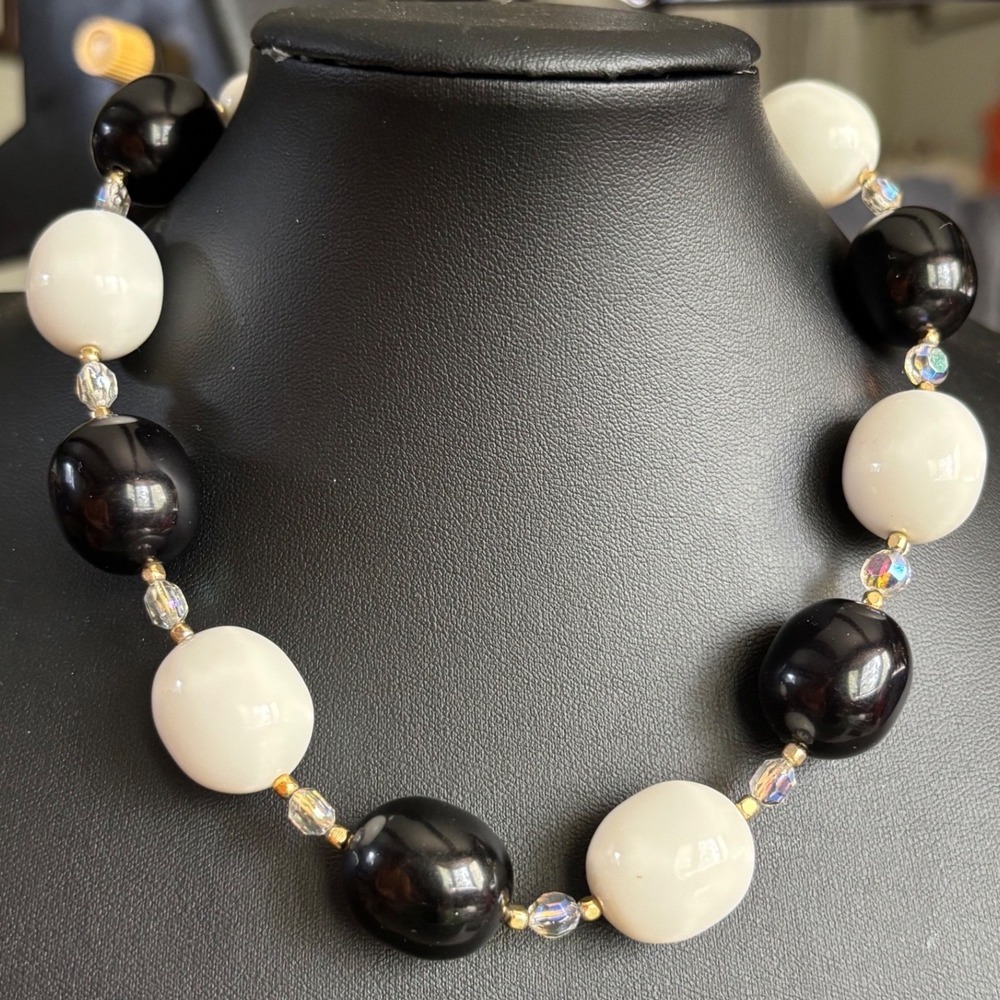 Vintage‎ Japan Black White Chunky Lucite Bead Choker Necklace AB Spacers Mod 18"